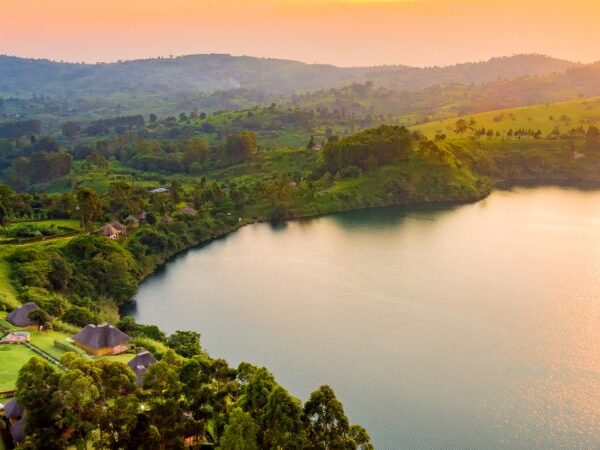 1920X768-Uganda-cratersafarilodge-2-750×450