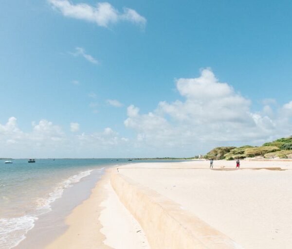 Lamu-Beaches-1-768×512